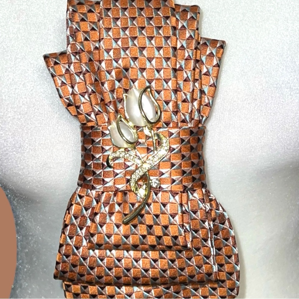 “Dainty Dapper”Geometric Copper Patterned Brown N… - image 2